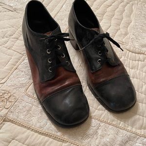 Men’s Florsheim Brand Shoe, Black and Brown size 10.5, vintage 1970’s.